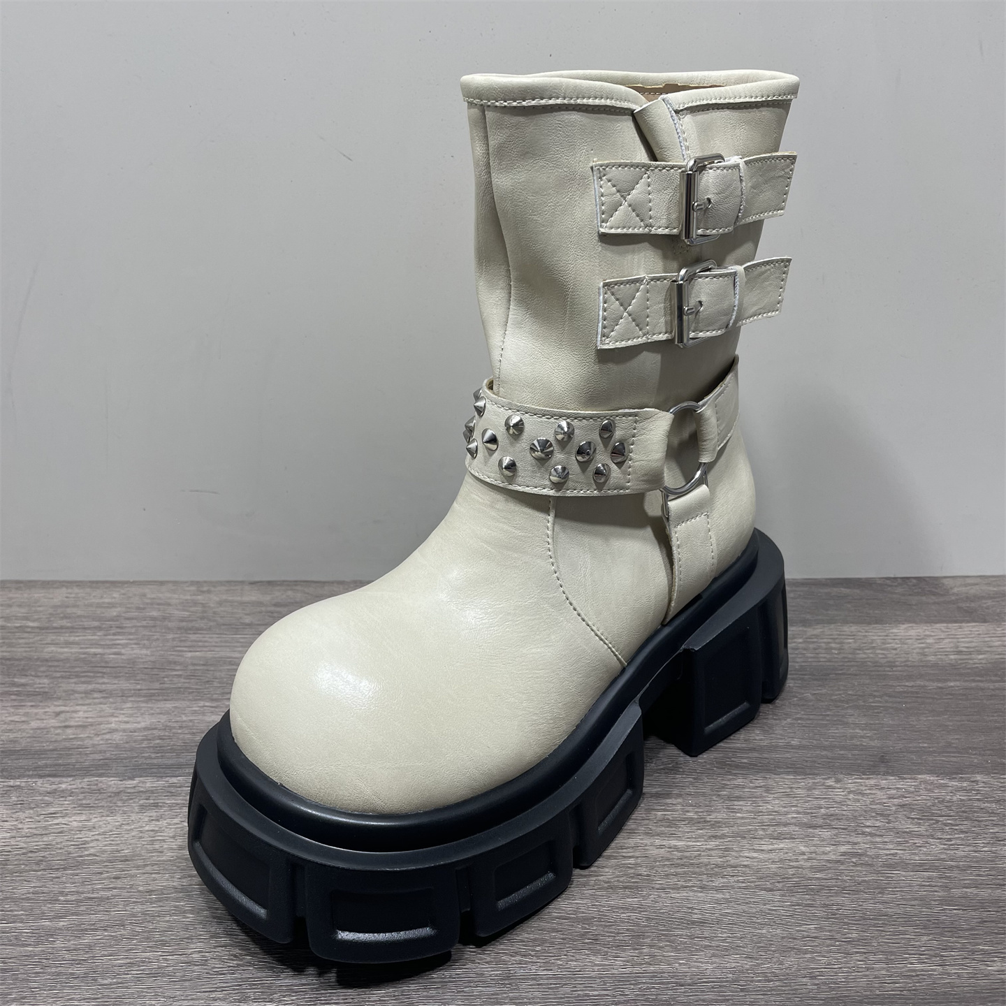 断码处理厚底马丁靴女秋冬新款粗跟增高机车靴百搭显瘦欧货短靴女