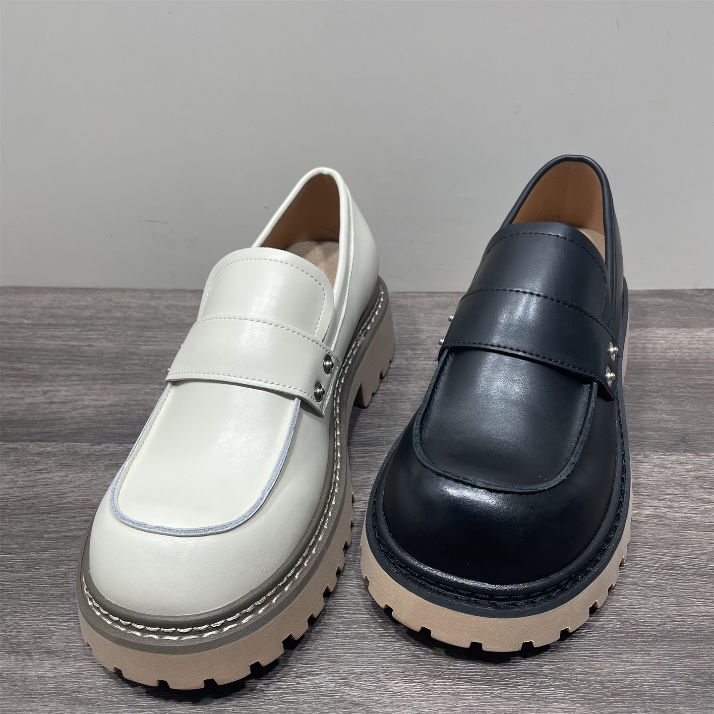 断码处理真皮厚底乐福鞋女