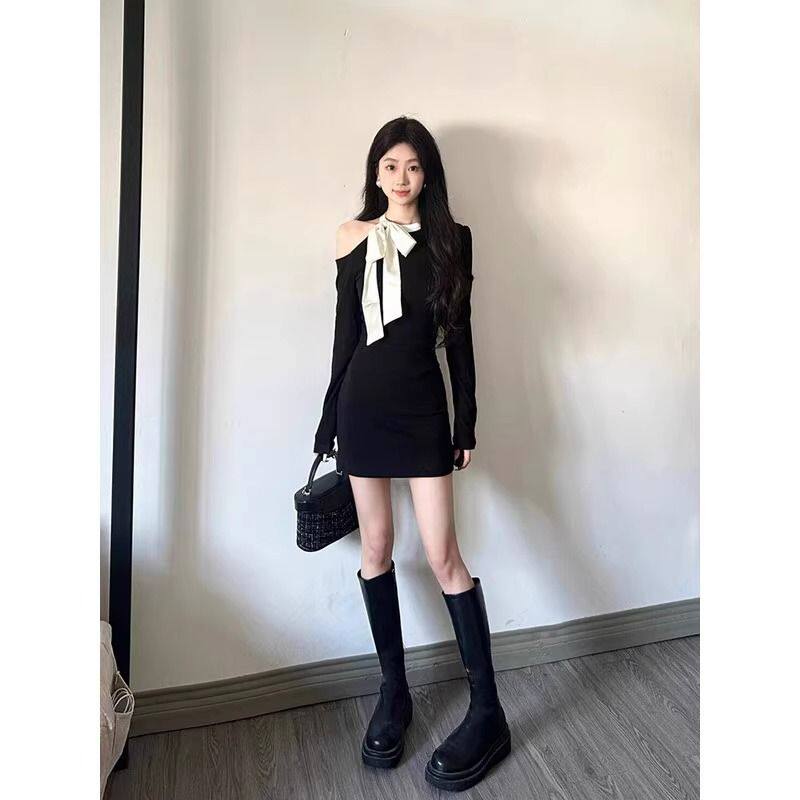 法式纯欲蝴蝶结黑色针织连衣裙子女修身气质露肩包臀a字短裙秋季