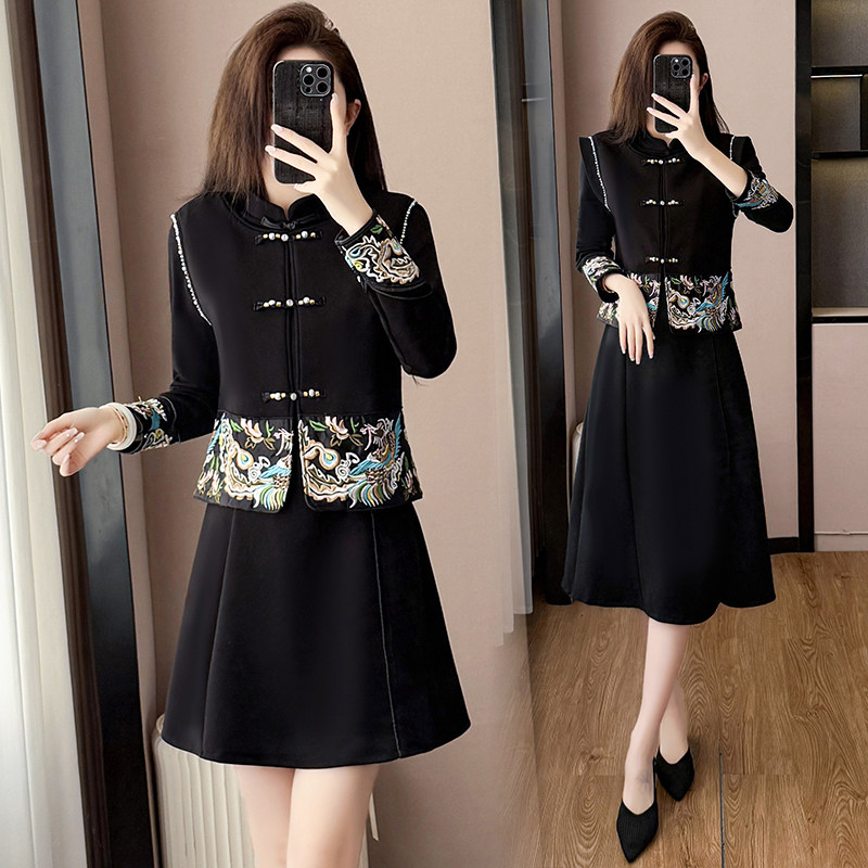 大码女装 实拍 2026春季新款长袖新中式国风复古刺绣两件套连衣裙