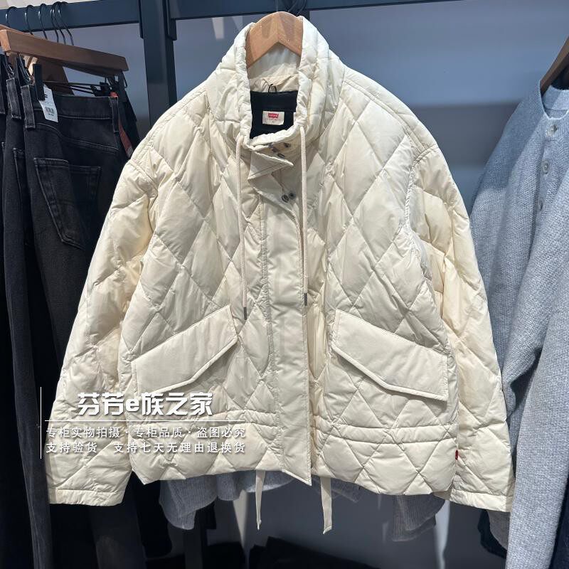 李维斯新款女士米白轻薄羽绒服