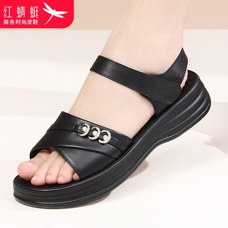 红蜻蜓凉鞋女款夏季2026新款时装妈妈平底外穿夏天真皮软牛皮软底