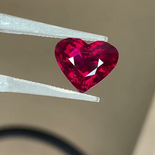 鸽血红卢比来碧玺裸石心形可镶嵌