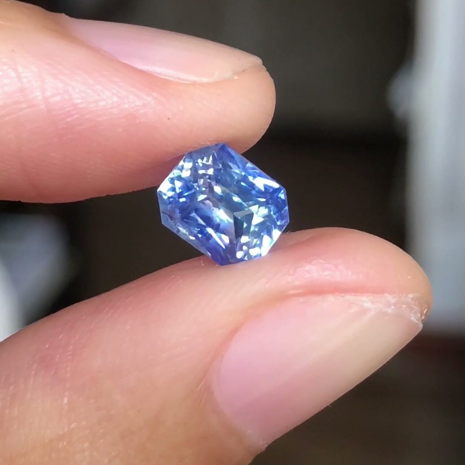 斯里兰卡矢车菊蓝宝石裸石 天然1.65克拉 蓝宝石散珠 戒面料