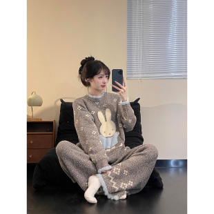 韩系兔子半边绒灰色睡衣女款冬季可外穿保暖针织家居服大码套装女