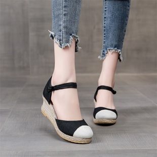 凉鞋女夏季新款2025一字带民族风女鞋纯色包头凉鞋高跟老北京布鞋