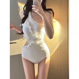 简约白色性感露腰高级单肩连体泳衣女欧美大牌显瘦遮肚沙滩温泉