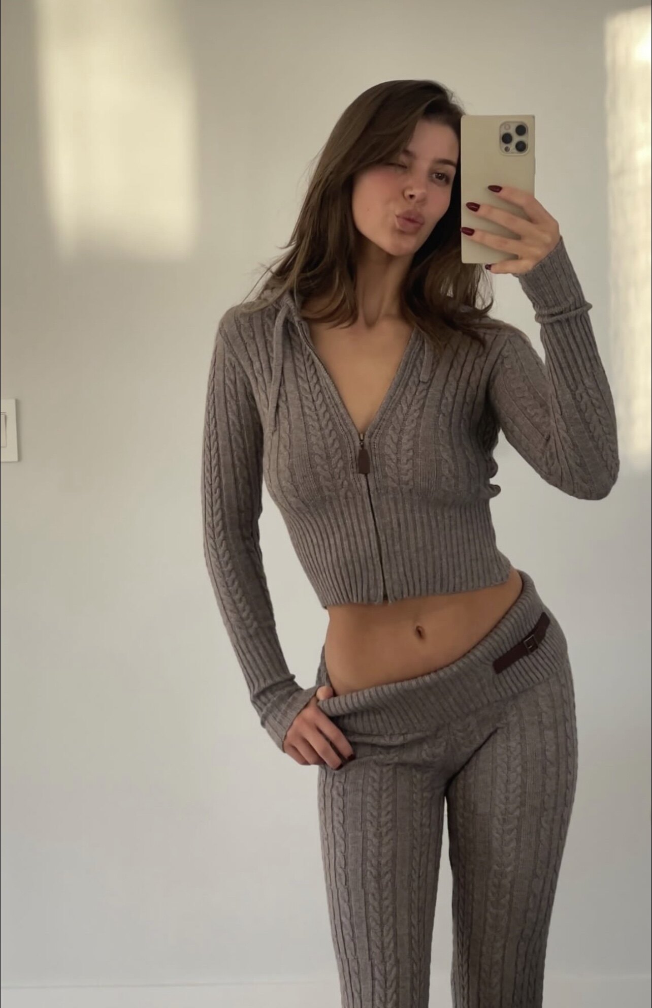 美国代购麻花前拉链收腰性感短款针织开衫 包臀翻领长裤