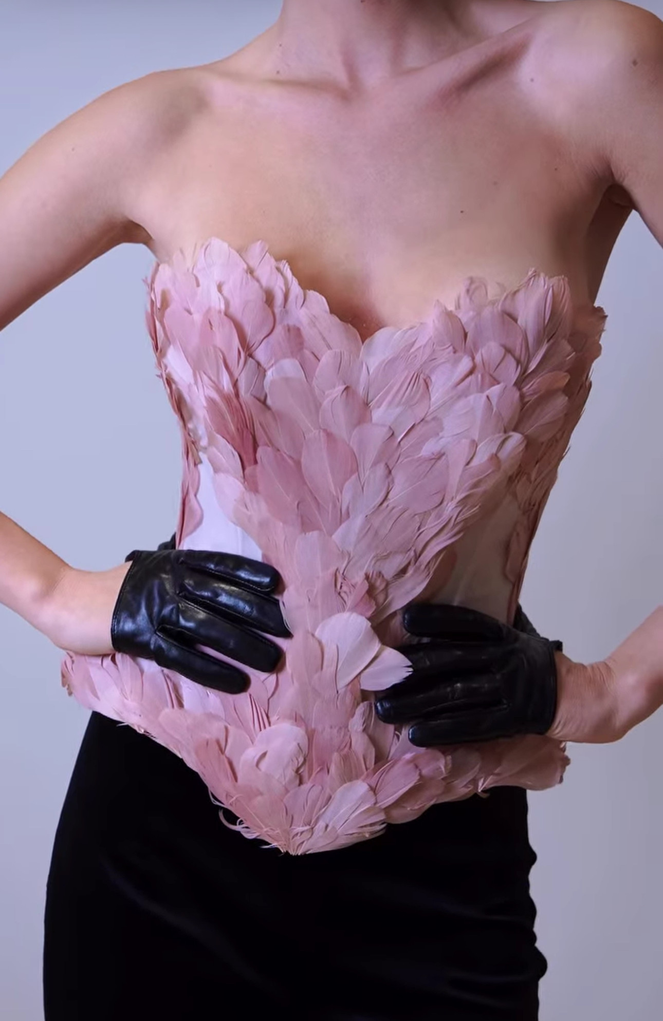 俄罗斯代购手工制作粉色羽毛拼接鱼骨束腰corset