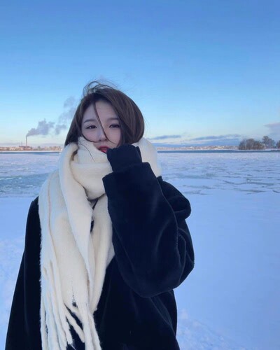 纯色加厚大围巾女士秋冬季2025新款韩版冬天学生百搭披肩围脖白色