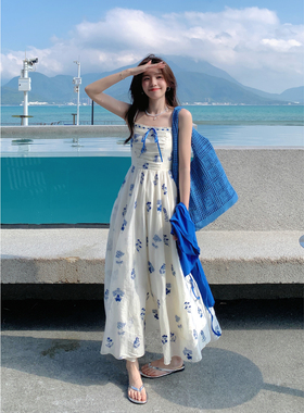 Even一雯【玻璃花房】韩系高智感法式假日感气质蓝色绣花连衣裙