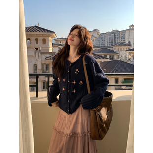 Even一雯【玫瑰海】韩系高智秋冬玫瑰刺绣慵懒休闲套头毛衣