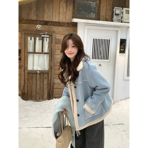 Even一雯【雪屋图书馆】韩系高智温柔翻领刺绣羊羔毛皮毛一体外套