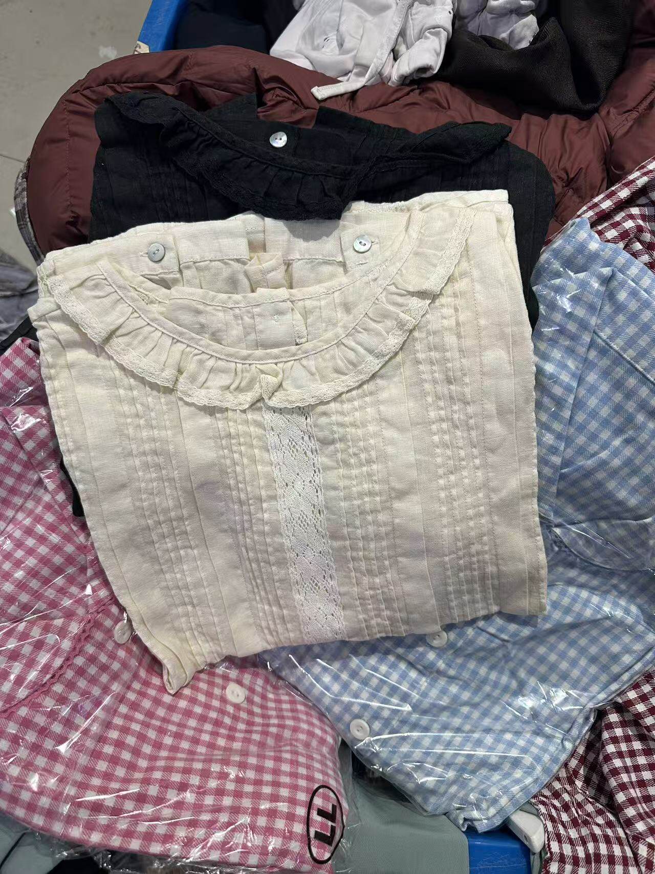 全麻独特超好看文艺上衣重要场合小衫泡泡袖木耳边设计感单穿衬衫
