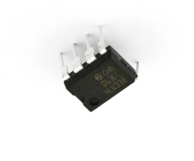 063EC 芯片 MC34063EC 直插八脚 DIP-8 直流/直流稳压控制器 全新