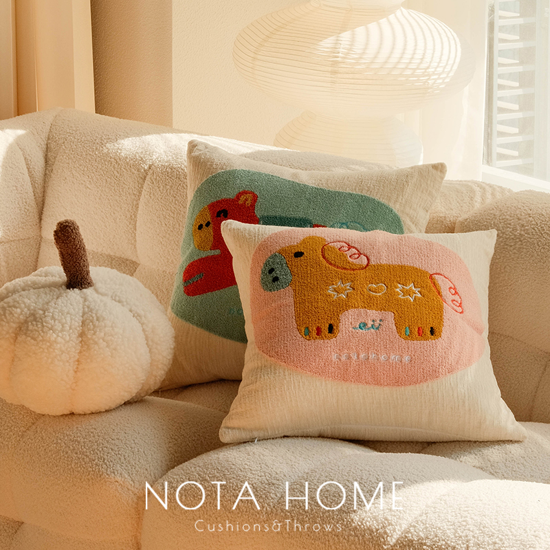 马年抱枕新家枕套儿童房可爱方枕
