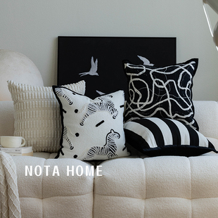 现代简约抱枕黑白线条靠枕轻奢斑马方枕民宿酒店飘窗枕套车用枕套