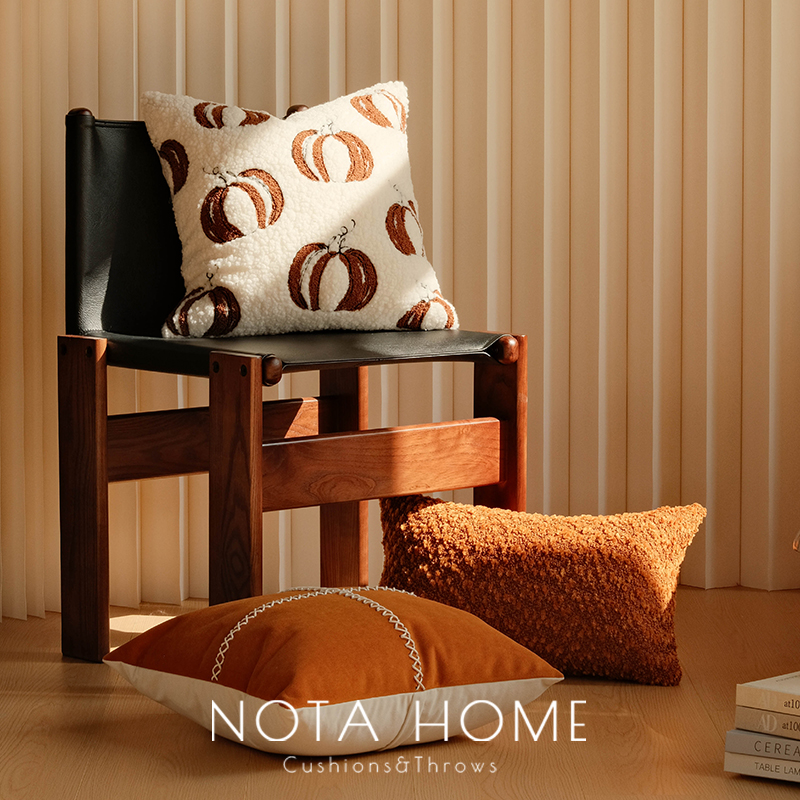 毛绒抱枕中古风枕套刺绣南瓜方枕