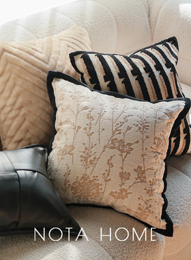 现代简约风抱枕意式轻奢高级感枕套客厅沙发毛绒方枕黑色皮质腰枕