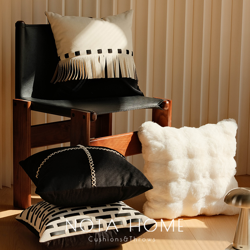 黑色皮质抱枕意式极简风枕套懒人沙发靠垫卧室飘窗腰靠枕毛绒方枕