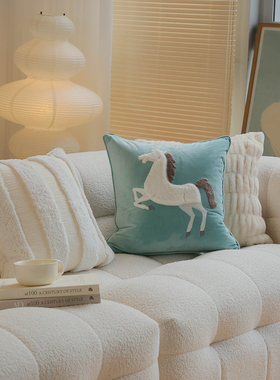 26年新年抱枕马年新款方枕小清新毛绒靠枕儿童房可爱枕套车用腰枕