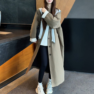 秋冬新款极简风韩系宽松立领羽绒风衣女单排扣高级感显瘦长款外套