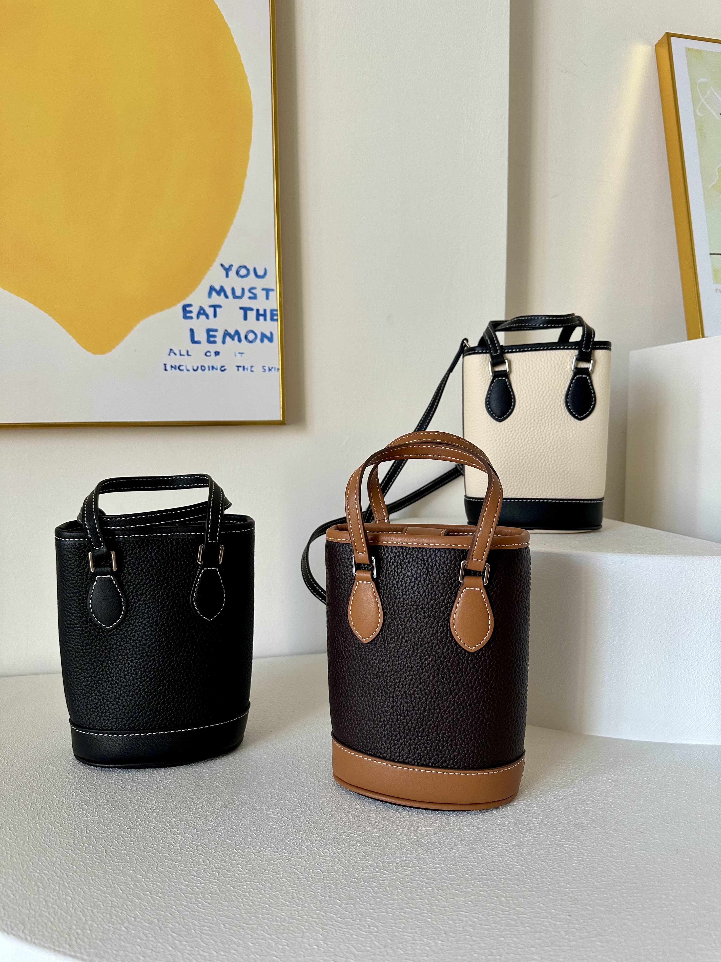 贷款2025新款小众设计百搭通勤休闲手提水桶包百搭慵懒风托特包