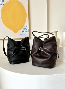 LOAN2025新款真皮水桶包单肩斜挎包女小众感精致牛皮女包