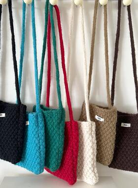 loan2024新款针织手机包女斜挎韩版纯色百搭便捷零钱包糖果色毛线