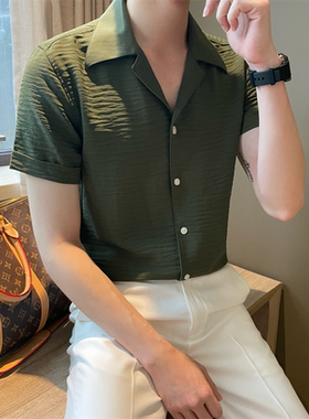 品味男士夏季原宿风古巴领休闲衬衫复古扣式褶皱纹绿色短袖潮衬衣