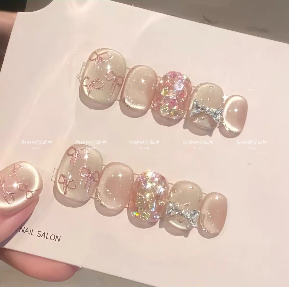 短款豆豆显白温柔法式猫眼手工