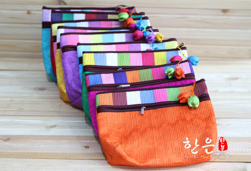 韩国缎子面料彩条化妆包