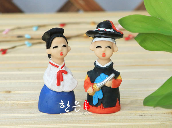 韩国进口最新款树脂人偶/纯手工制作/韩服娃娃一对价格/HE-WW1207|msdalam kategori Ciri-ciri kraftangan, ciri-ciri lain kraf - dari Buy2taobao.com untuk memberikan perkhidmatan ejen Taobao profesional membeli