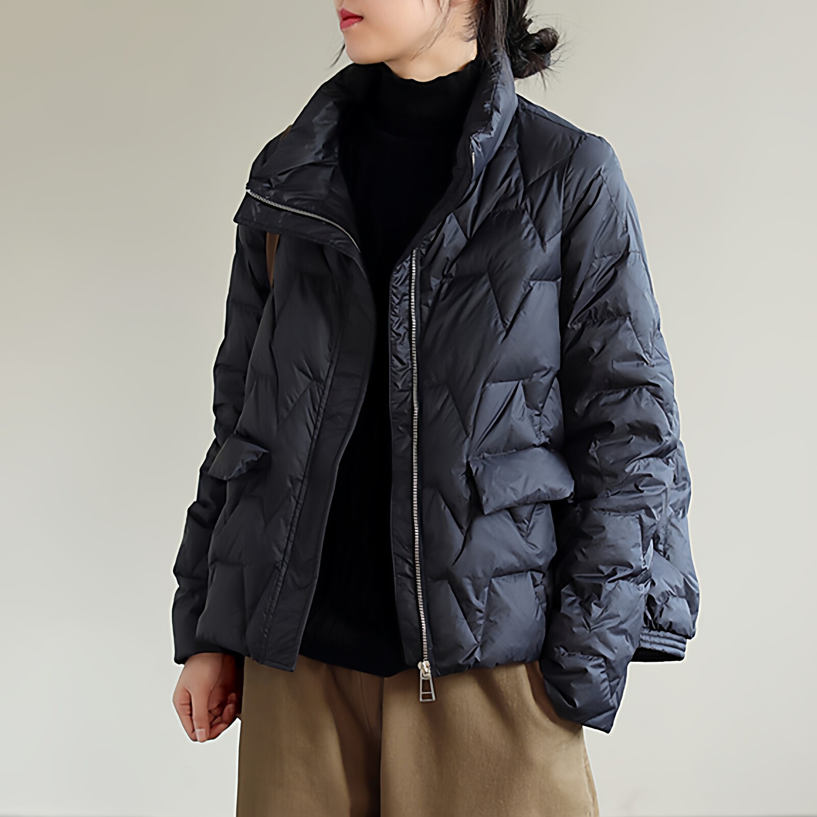 立领白鸭绒轻薄羽绒服女短款2025秋冬季新款韩版宽松保暖黑色外套