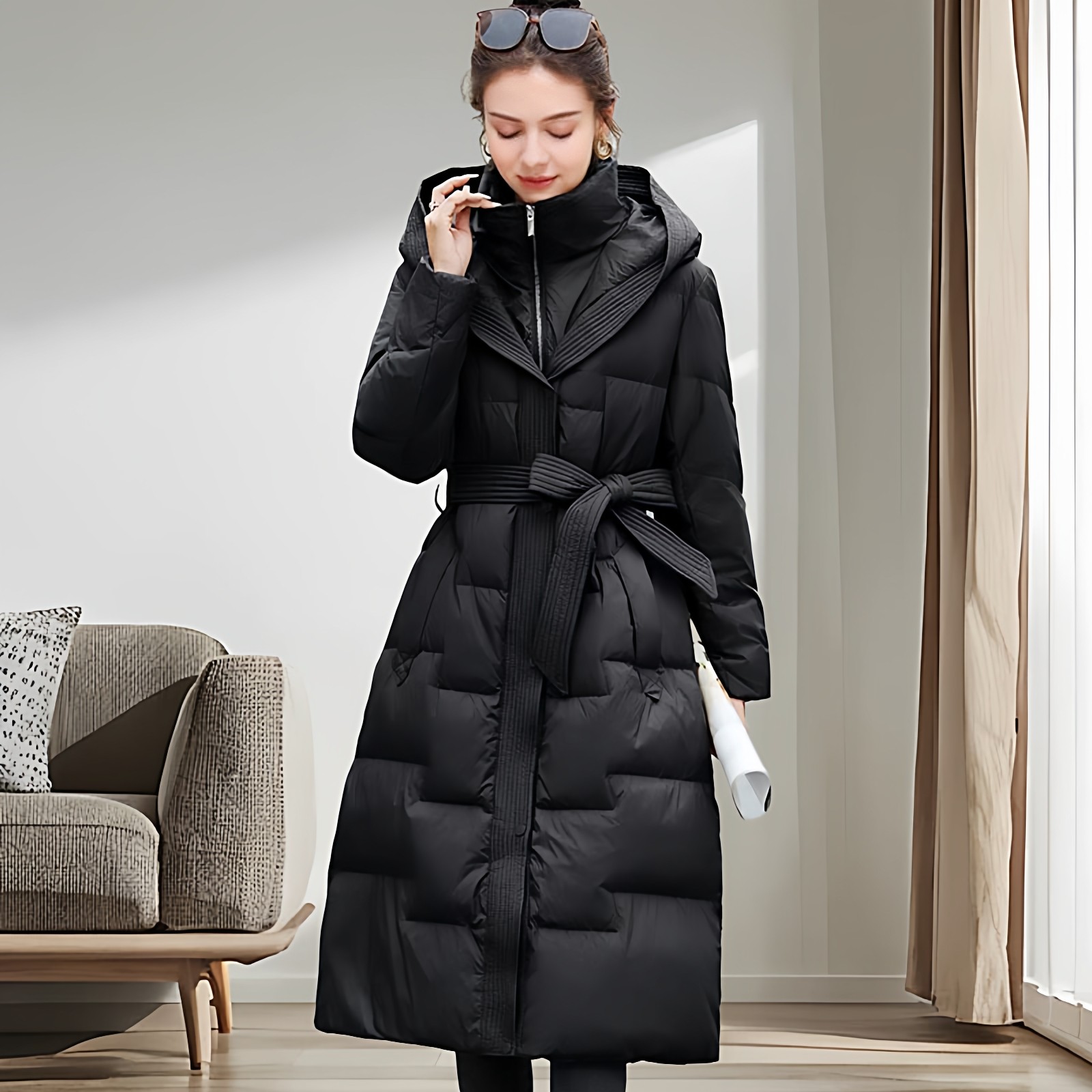 连帽保暖羽绒服高级感2025年冬季新款鸭绒显瘦轻薄外套女装中长款