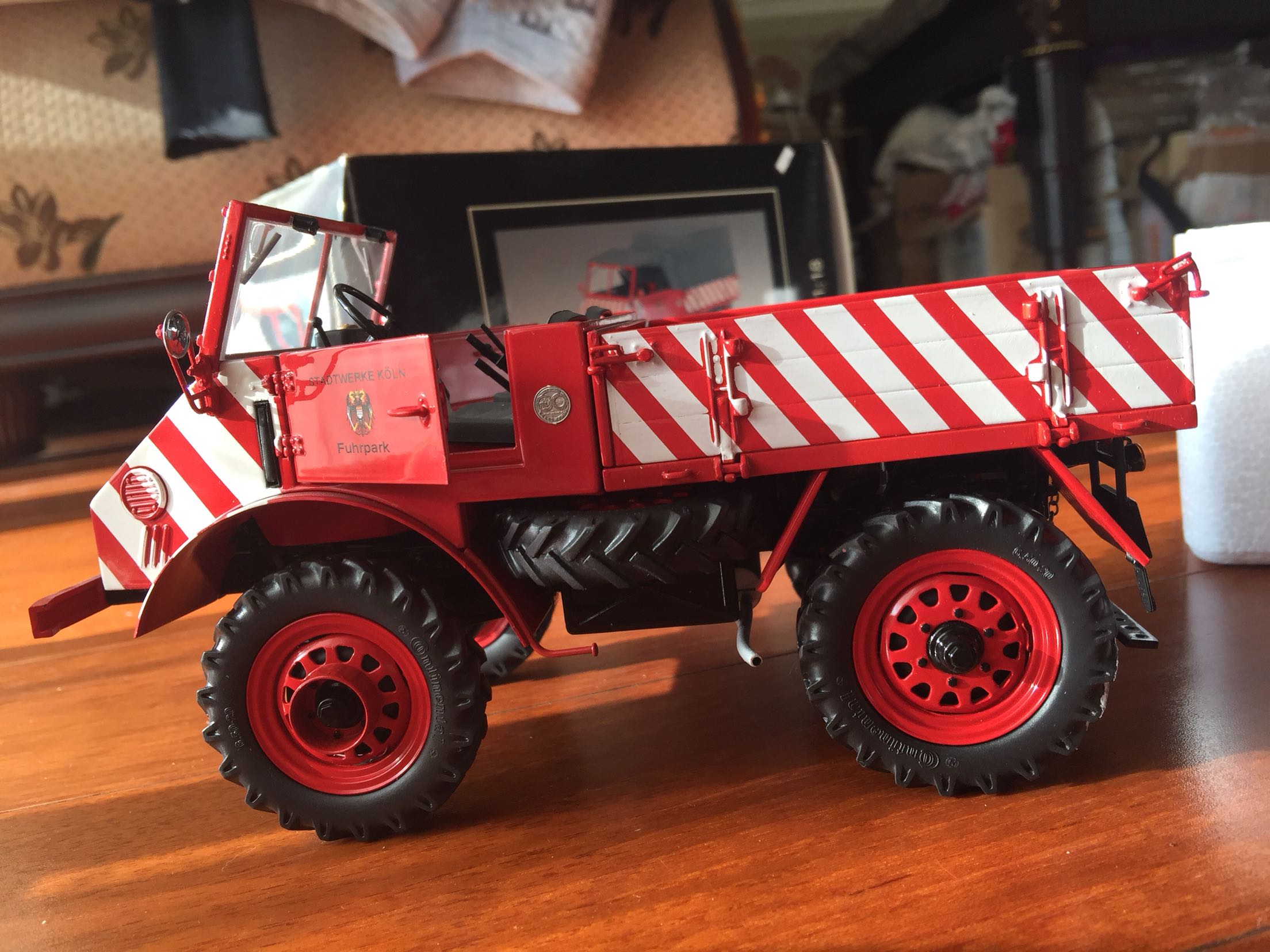 SCHUCO舒克 1：18奔驰Unimog U401乌尼莫克拆卸敞篷卡车模型绝版-封面