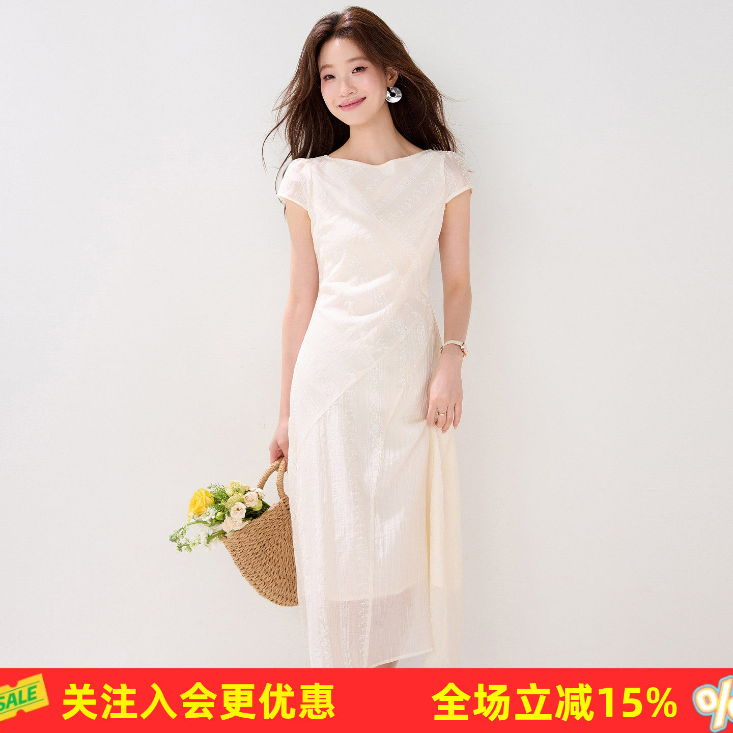 金菊温柔风拼接肌理感圆领小飞袖高腰垂感度假大摆长裙连衣裙