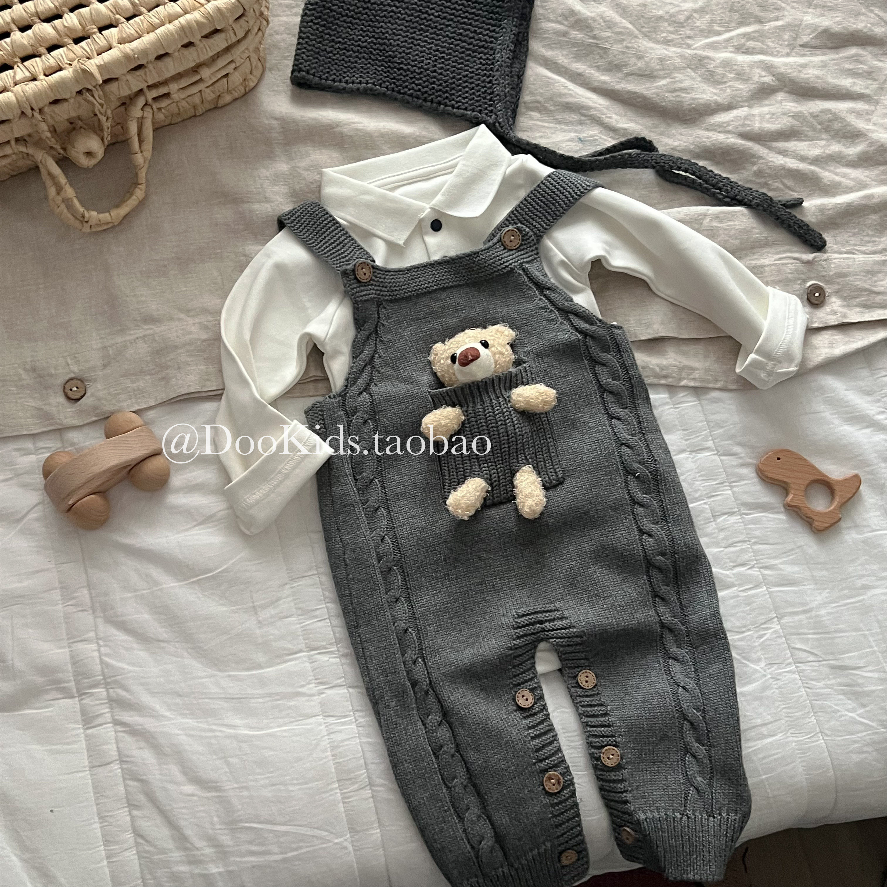 ins婴幼儿秋季小熊针织毛线背带裤翻领哈衣套装宝宝百天周岁爬服