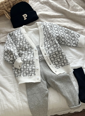 ins婴儿秋季款V领字母毛衣针织开衫男女宝宝儿童休闲洋气外出外套