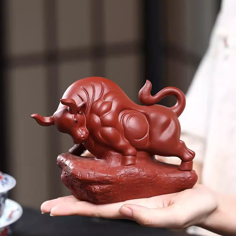 宜兴紫砂茶宠【牛气冲天】精品牛