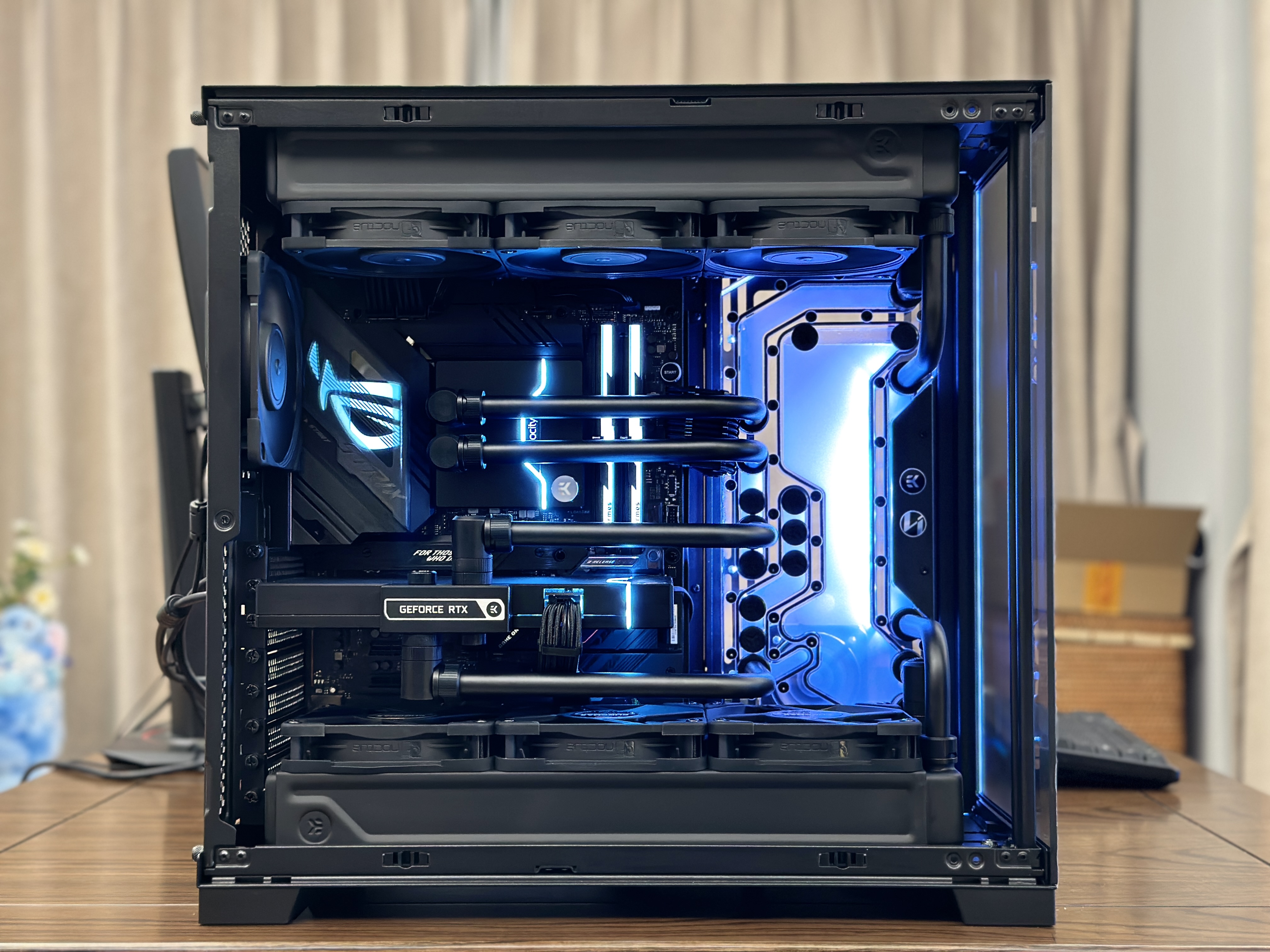 联力O11EVO机箱EKWB水路板水冷