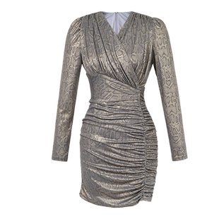 v领包臀打底连衣裙显瘦遮肚子减龄收腰褶皱秋冬款古风女装高级感