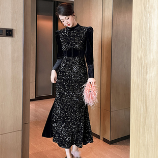 过年高级感穿搭冬季黑色包臀连衣裙高领亮片打底高级感洋气鱼尾裙