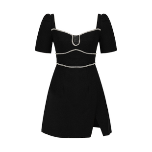 桔梗小黑裙高级感气质经典2026年夏天新款短裙方领收腰a字连衣裙