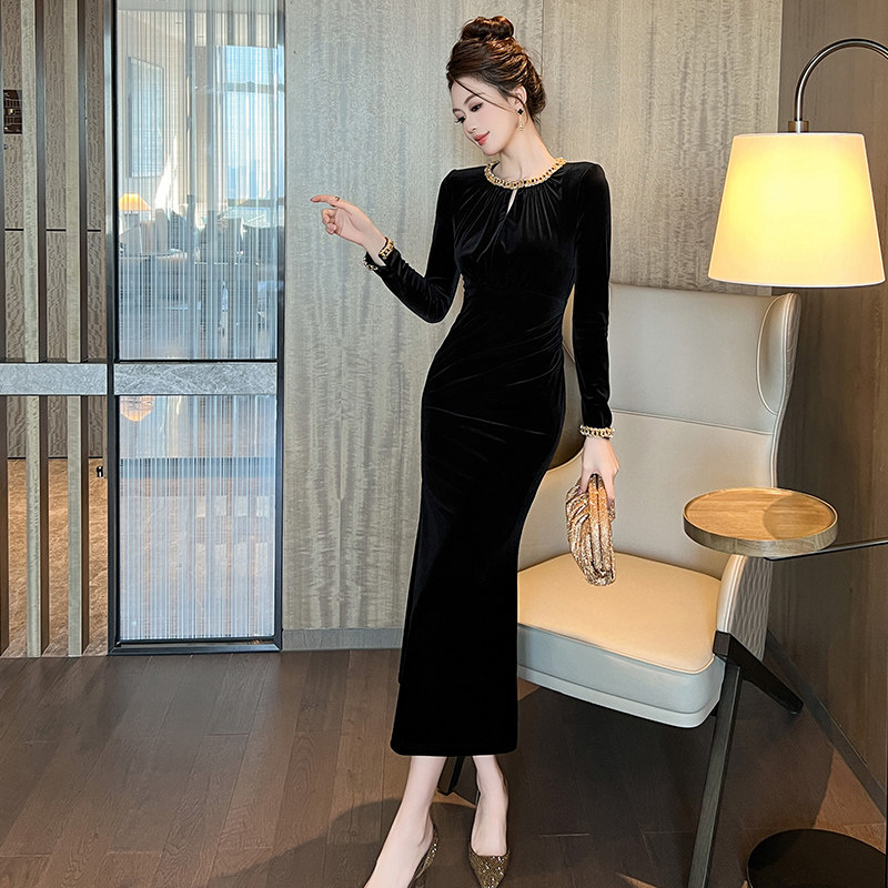 圆领包臀丝绒打底内搭单穿连衣裙