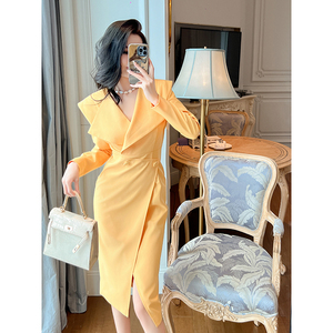 ol职业通勤女装高级感气场强大秋款洋气减龄赫本风正式场合连衣裙