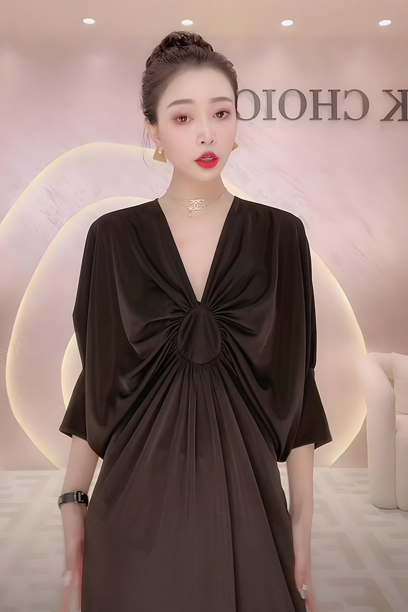 宽松连衣裙v领长款法式复古纯欲休闲高贵阔太太气质收腰女装长裙