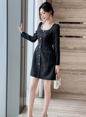 入秋黑色U型领珍珠提花a字连衣裙2025秋冬新款端庄大气高级感裙子