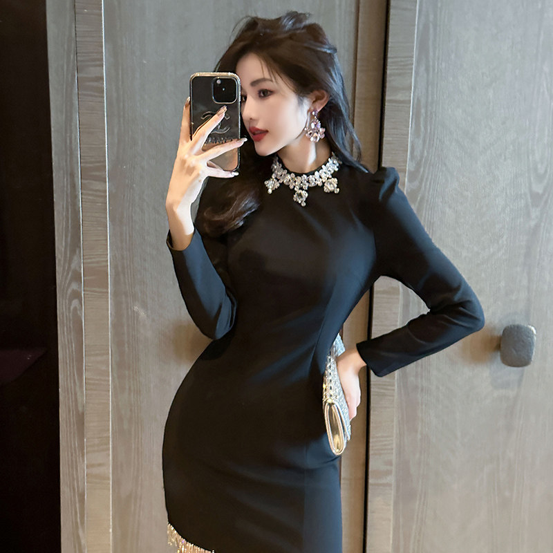 珍珠流苏圆领收腰显瘦遮胯连衣裙子长袖复古宫廷风短款a字小黑裙