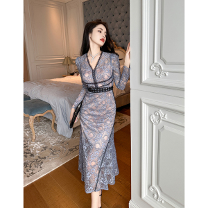 蕾丝鱼尾连衣裙高级感女2026新款修身小妈裙镂空长款包臀裙女秋季